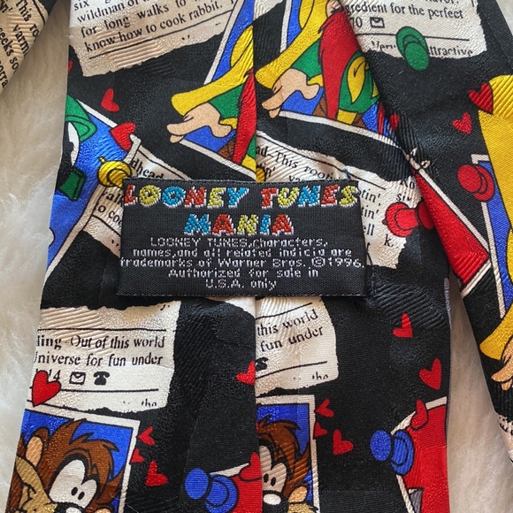 Looney Tunes mania tie with Tasmanian devil Yosemite Sam& more - Picture 3 of 4